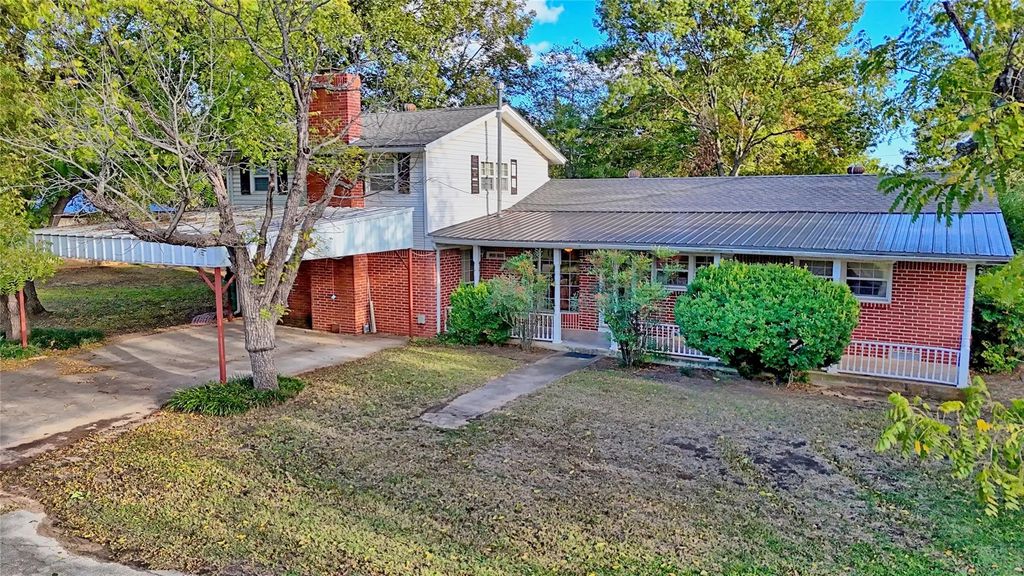 500 E Williams Street, Saint Jo