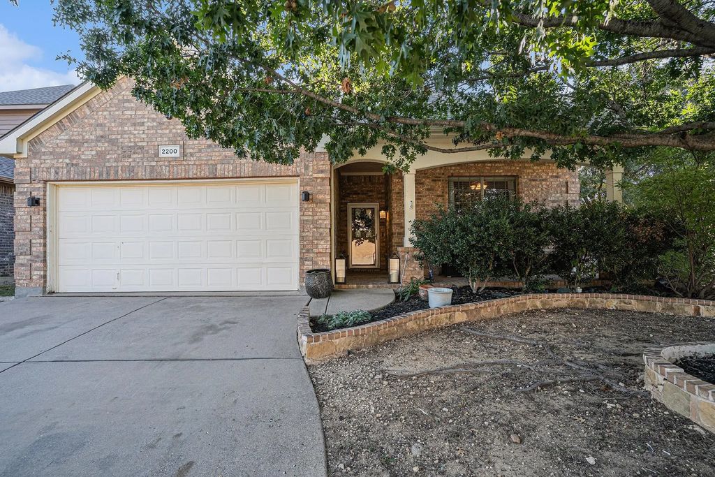 2200 Laurel Forest Drive, Fort Worth