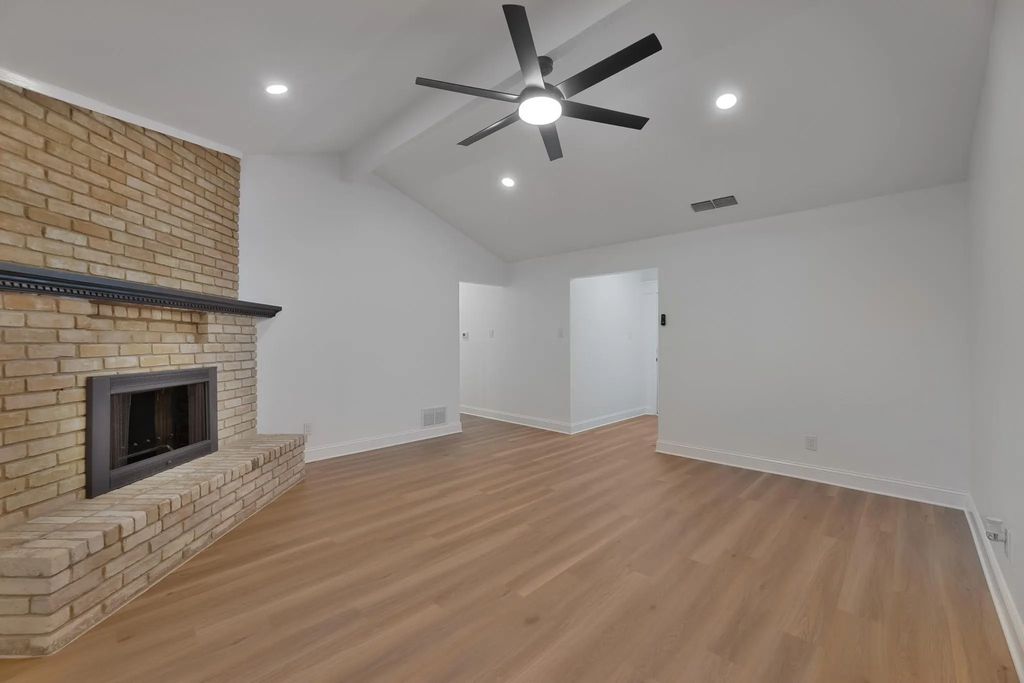 7609 Red Oak Street, North Richland Hills