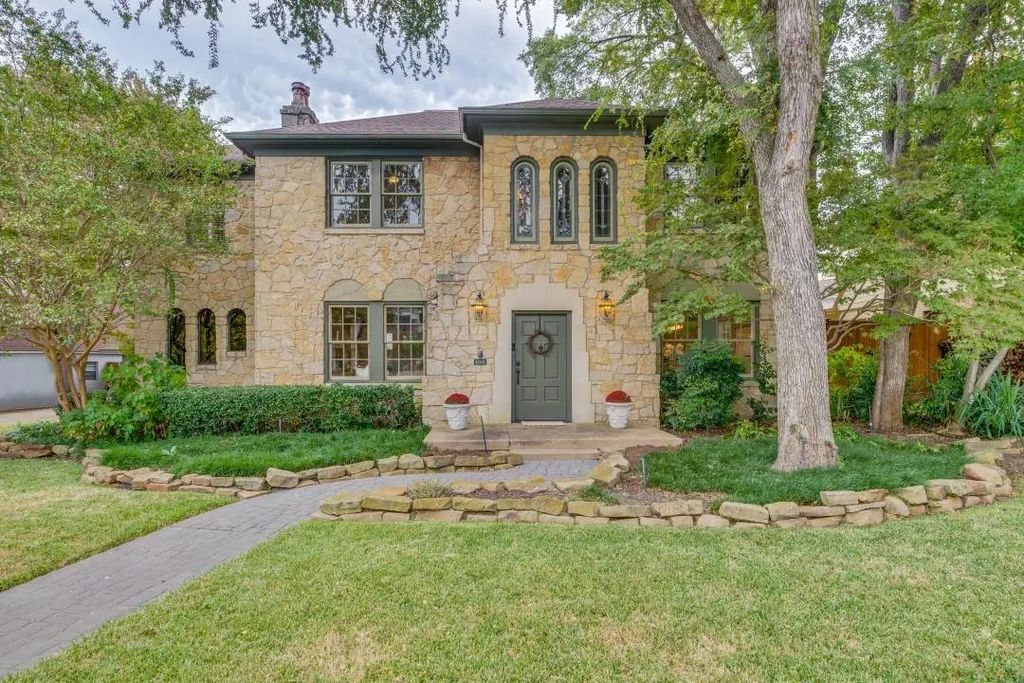 1112 S Canterbury Court, Dallas