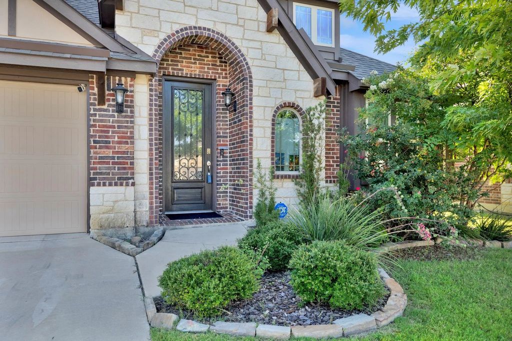 108 Gateway Drive, Alvarado