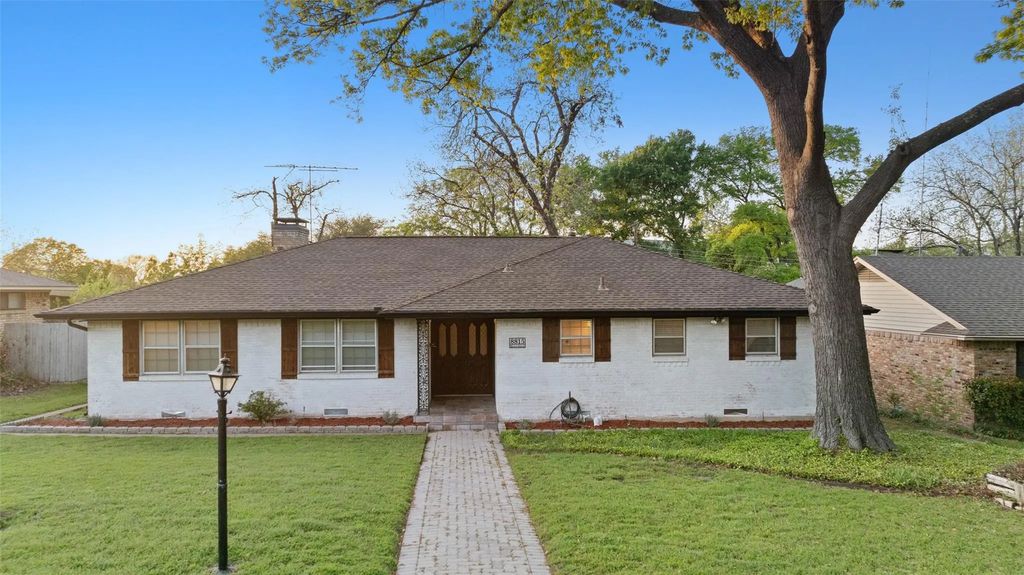 8815 Bretshire Drive, Dallas