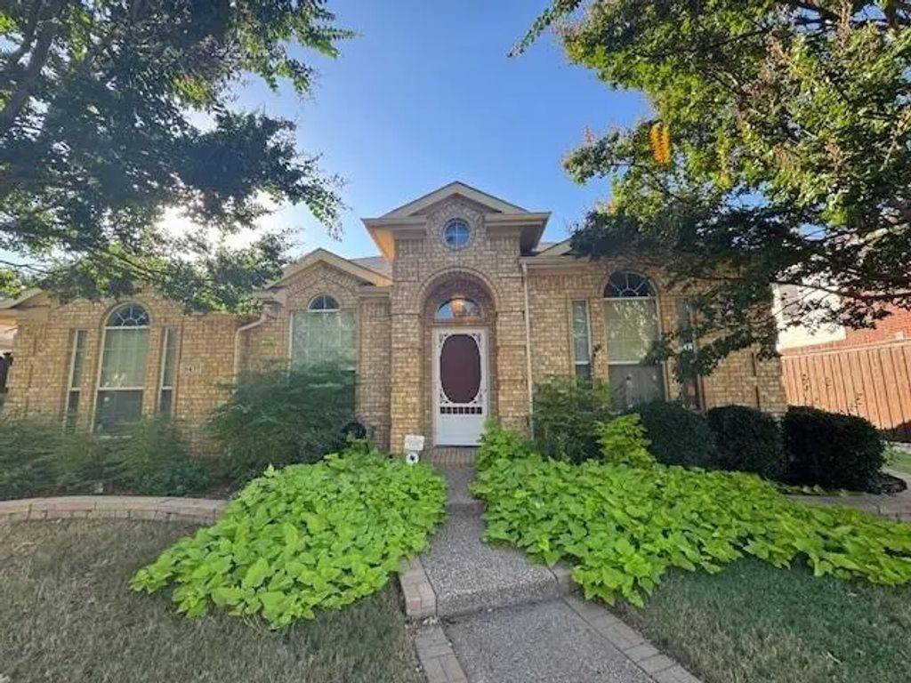 6437 Landmark Trail, The Colony