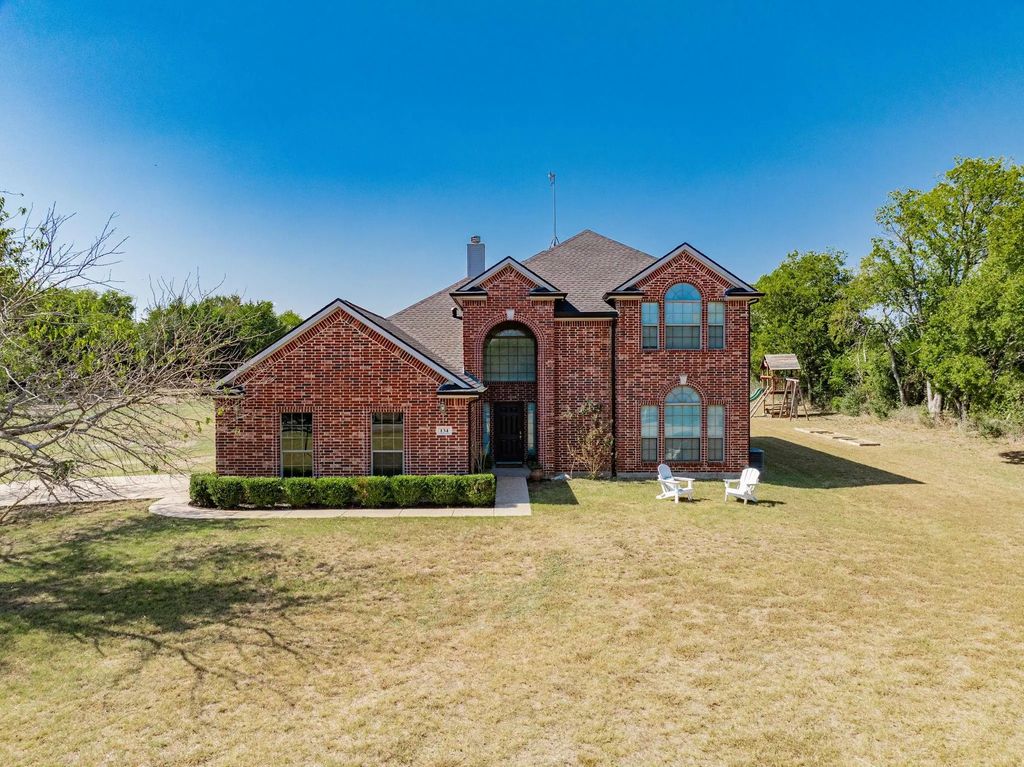 134 Rainbow Lane, Waxahachie