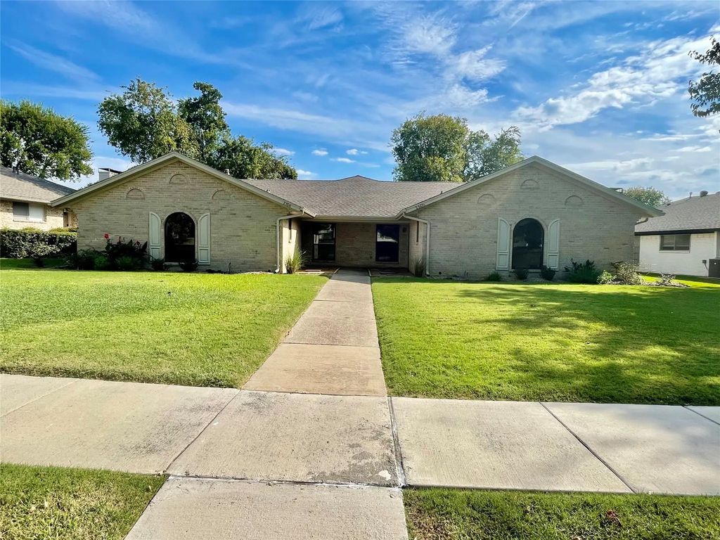 2804 Clear Springs Drive 2804, Plano