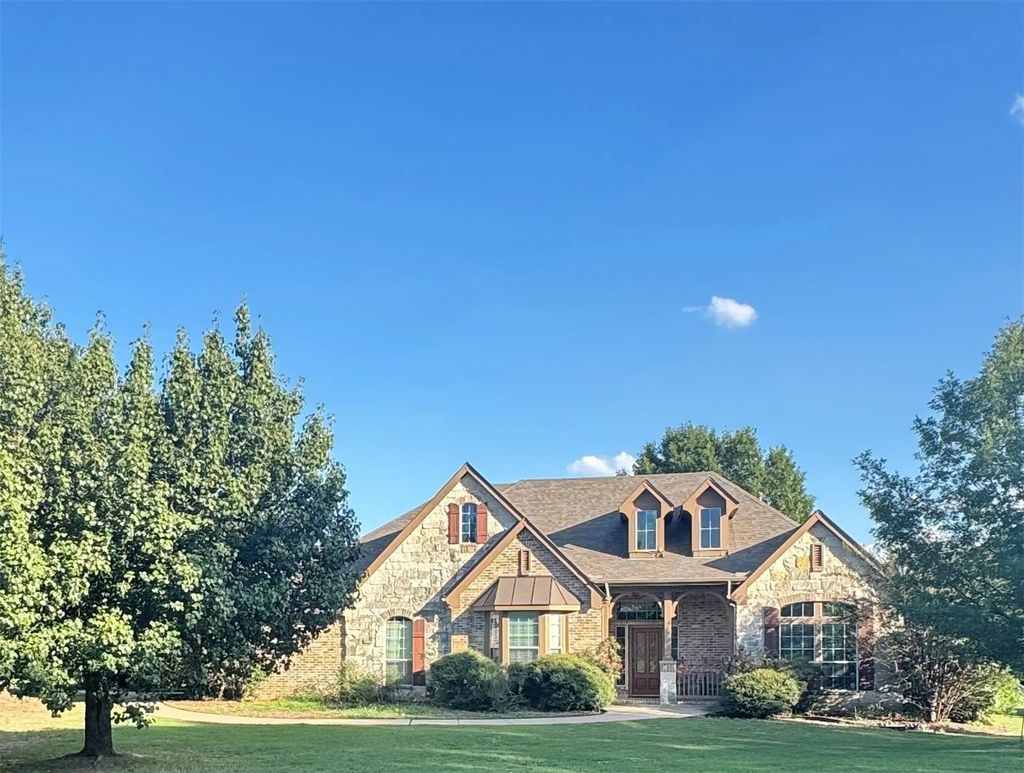 2001 Warwick Crescent Court, Argyle