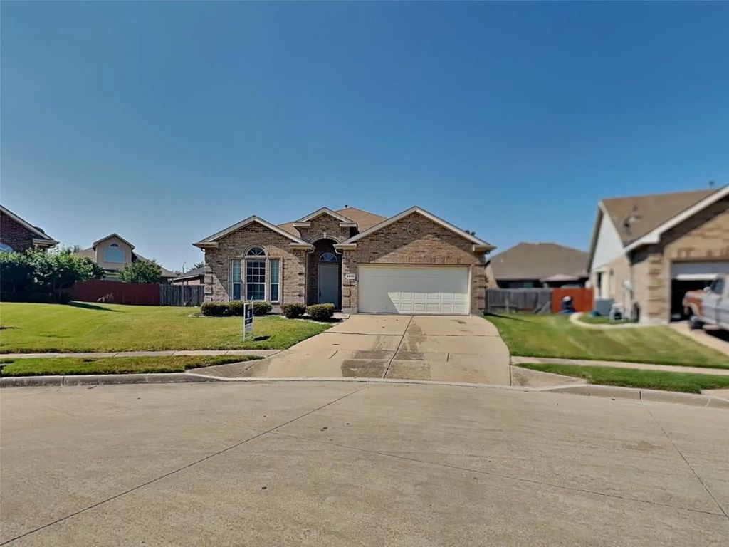 9616 Flowering Spring Trail, Fort Worth