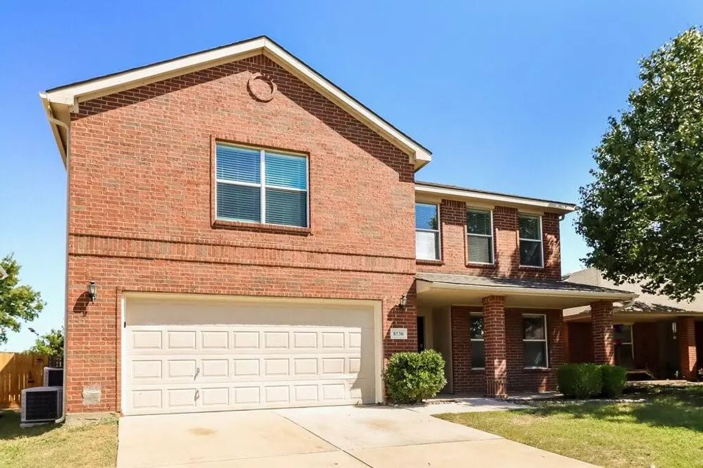 8536 Hawkview Drive, Fort Worth