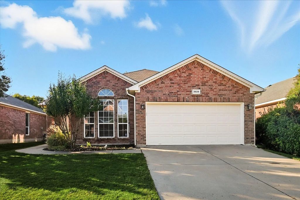 3828 Confidence Drive, Fort Worth
