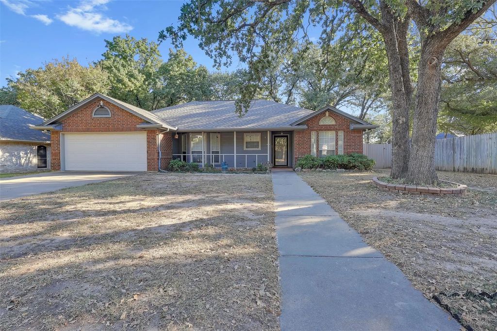 1108 Pine Ridge Drive, Azle