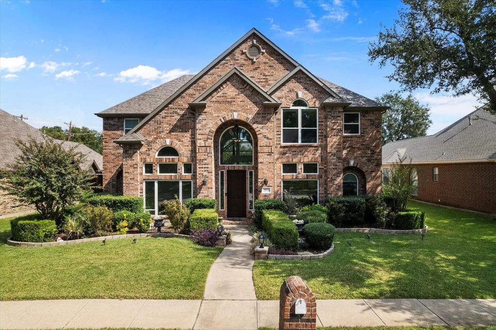 2032 Bosbury Drive, Flower Mound
