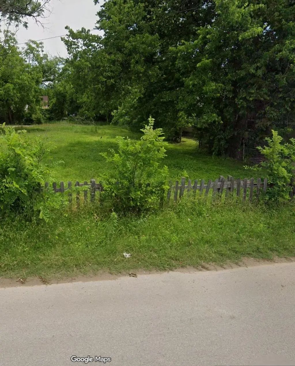 614 Sabine Avenue, Cleburne