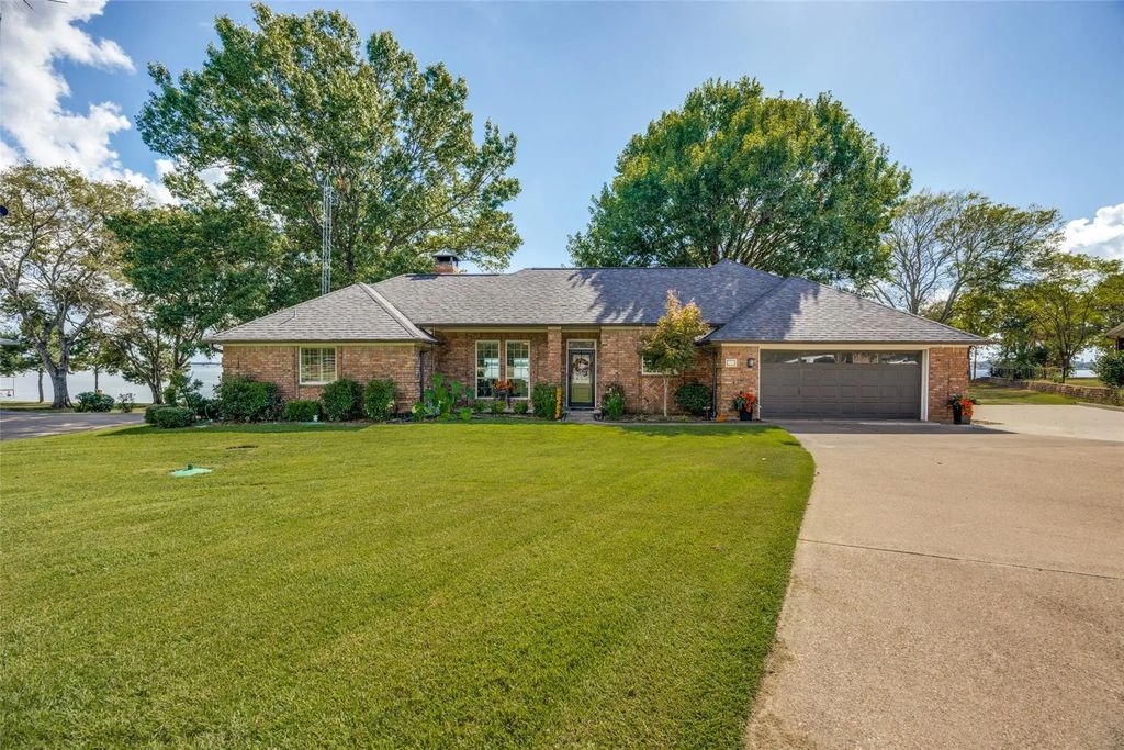 315 County Road 1942, Yantis
