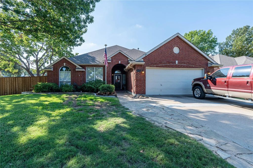 901 Drake Trail, Flower Mound
