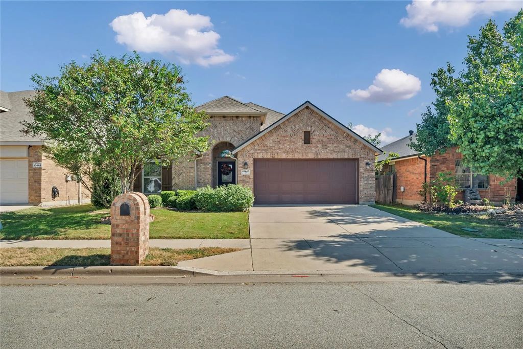 10440 Winding Passage Way, Fort Worth