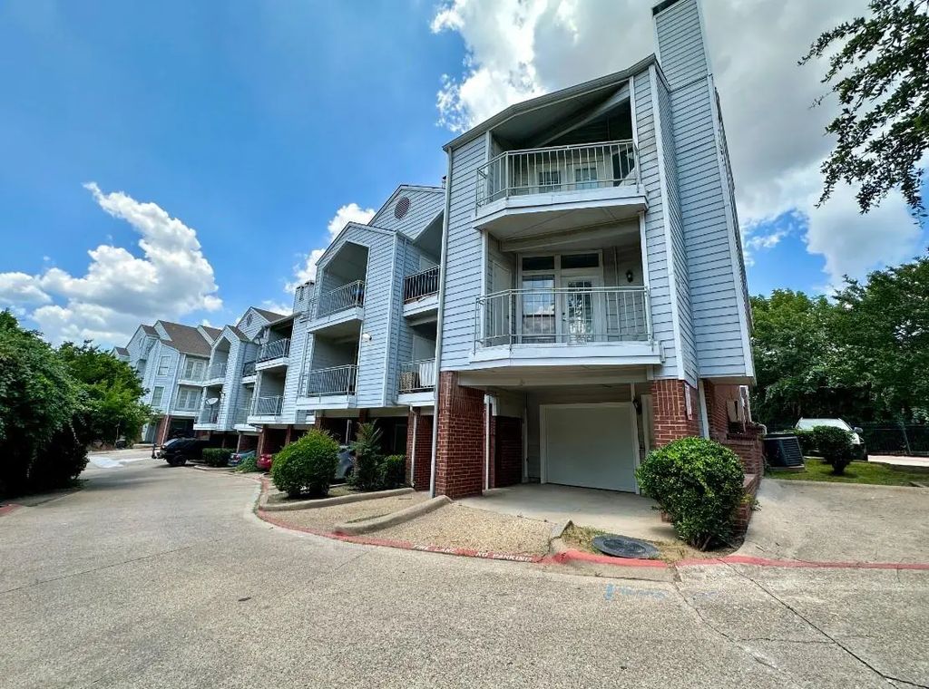 9823 Summerwood Circle 1001, Dallas
