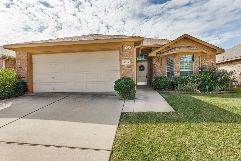 3516 Desert Mesa Road, Fort Worth