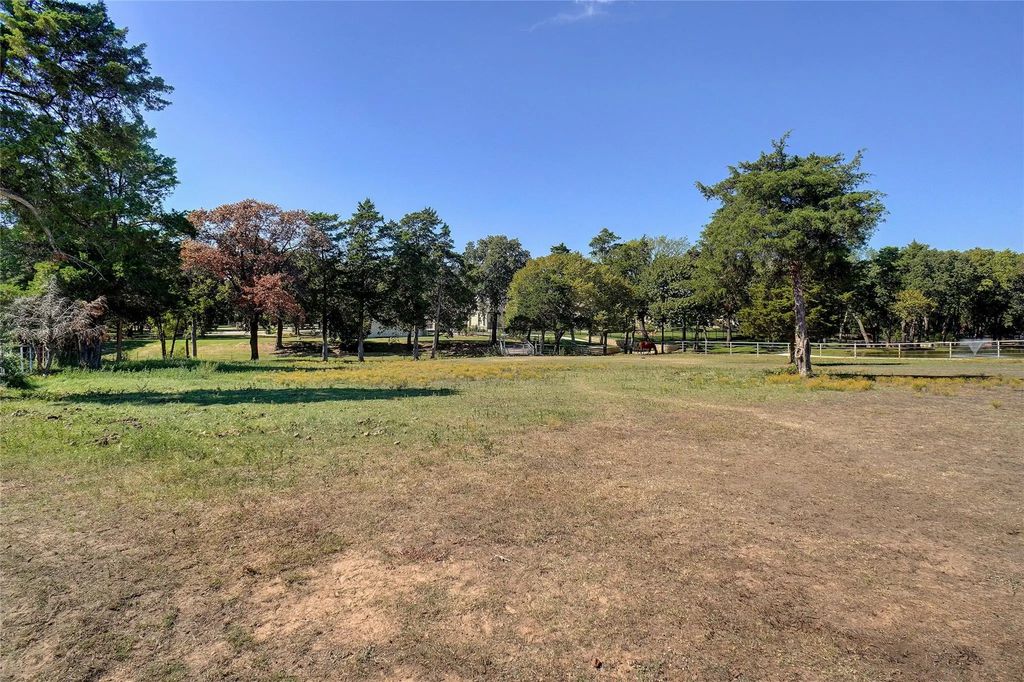 1285 Shady Oaks Drive, Southlake
