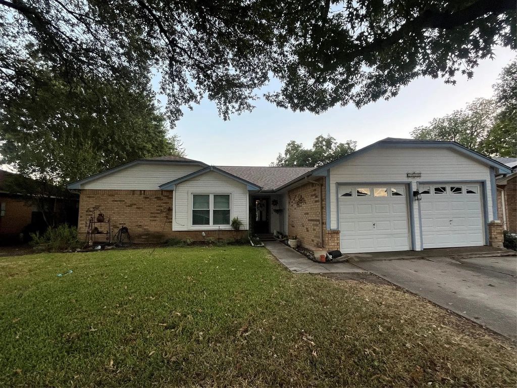2421 Claremont Drive, Grand Prairie