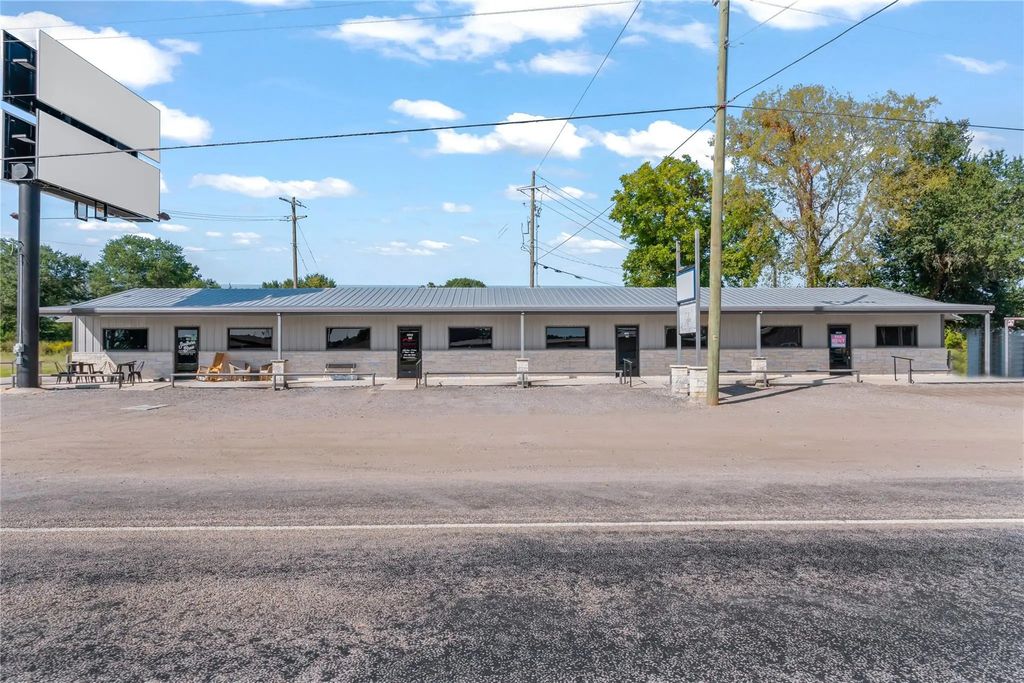 15996 Hwy 80, Edgewood