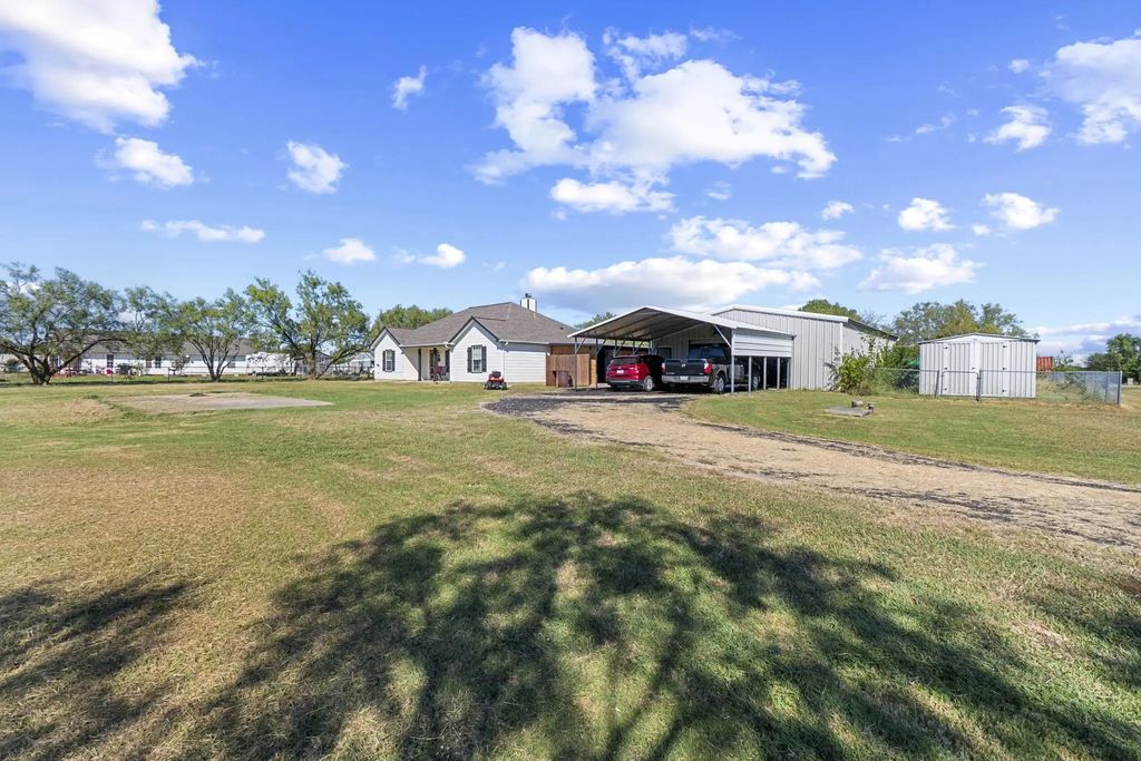 943 Doc Holiday Road, Sanger