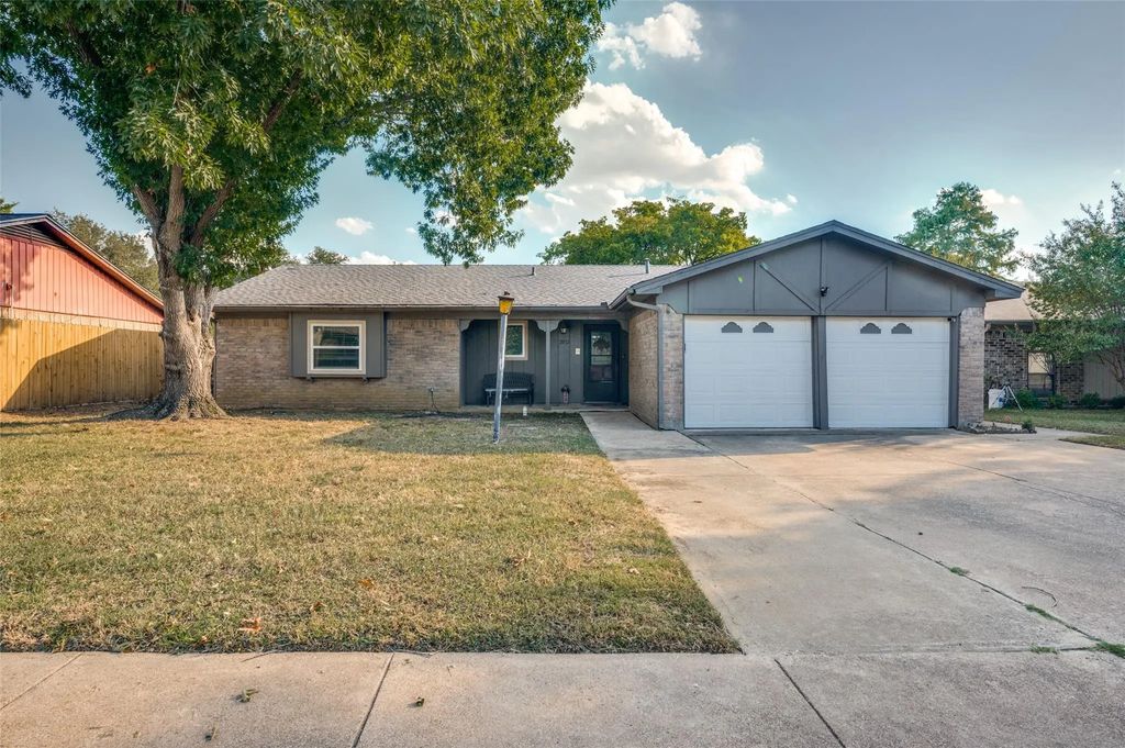 2012 Norfolk Drive, Arlington