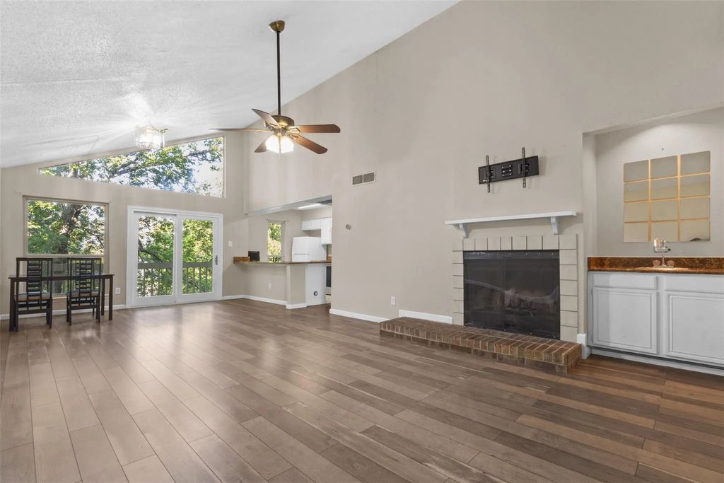 7107 Holly Hill Drive 209, Dallas