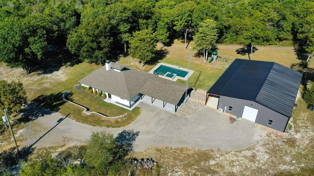 344 Buchanan Drive, Waxahachie
