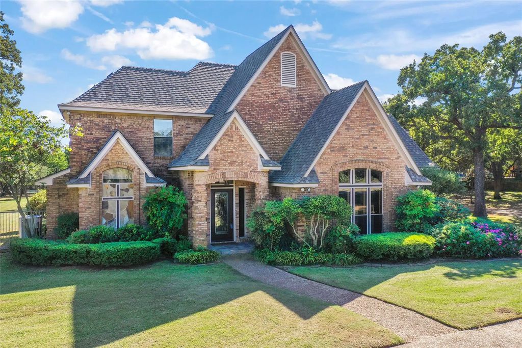 295 Oak Trail Drive, Double Oak