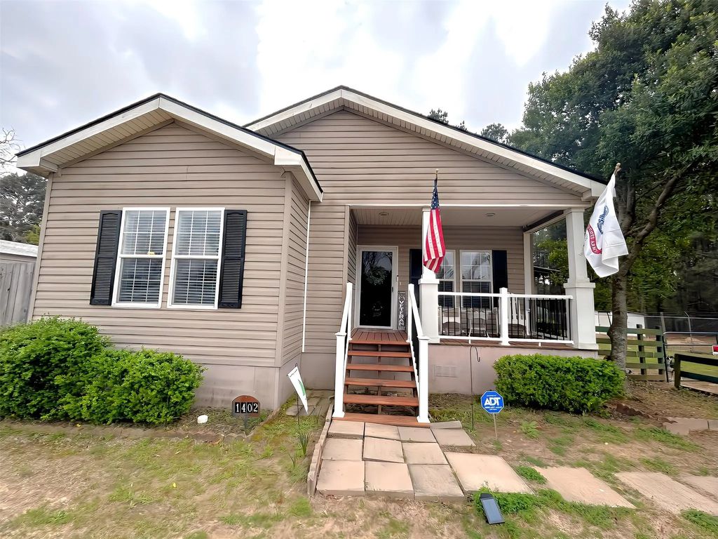 1402 An County Road 2110, Elkhart