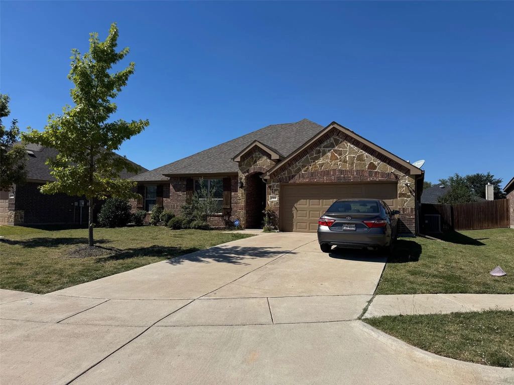 144 Landsdale Circle, Forney