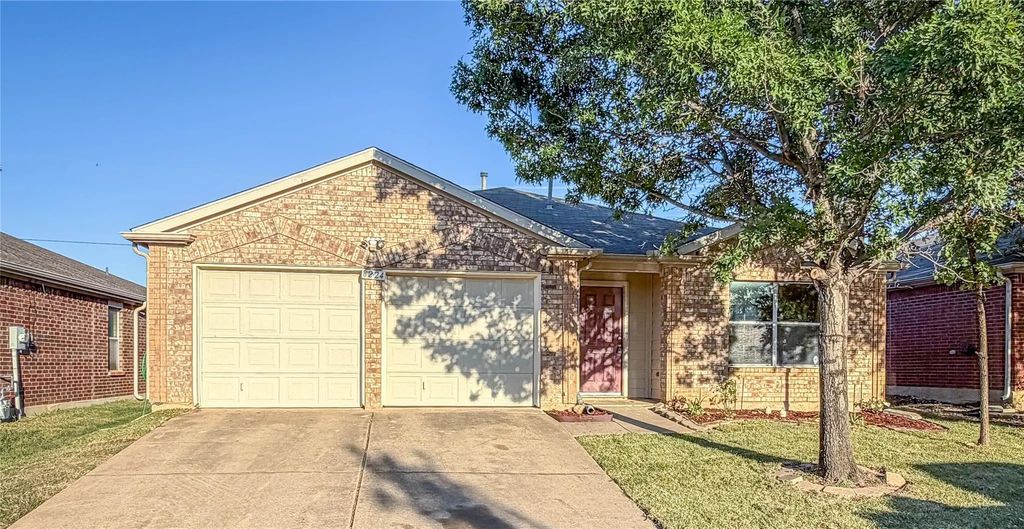 8224 Storm Chaser Drive, Fort Worth