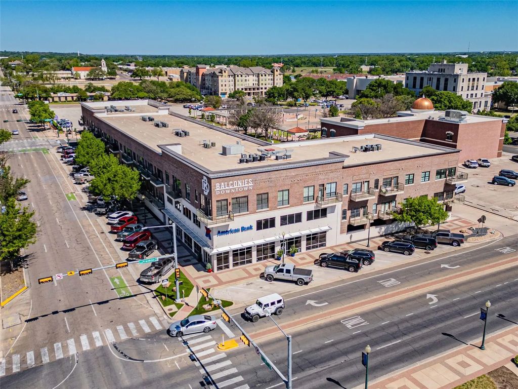 330 Austin Avenue 322, Waco