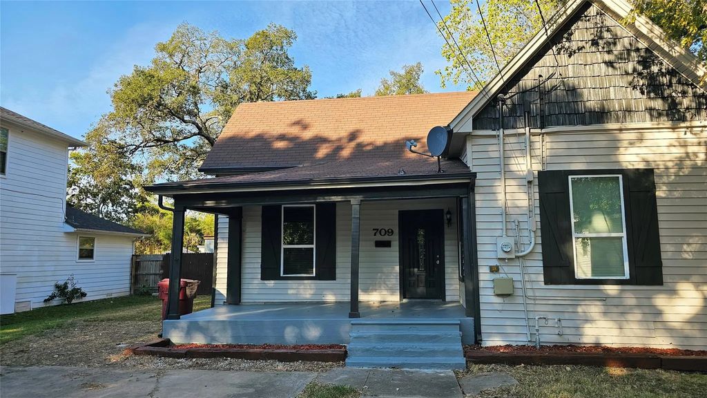 709 Beech Street, Bonham