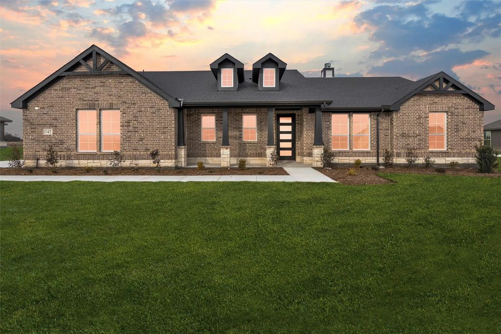 142 Snowy Owl Trail, New Fairview