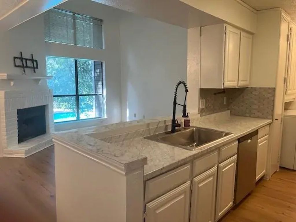 5840 Spring Valley Road 904, Dallas