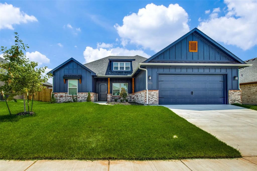 2900 Clover Drive, Sherman