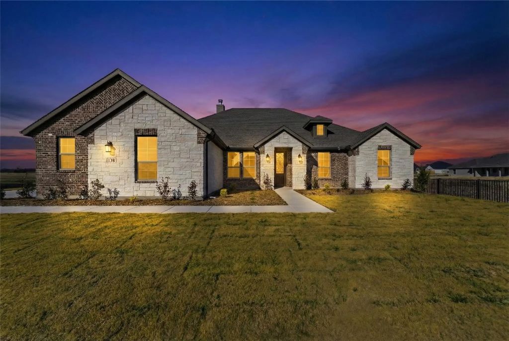 138 Snowy Owl Trail, New Fairview