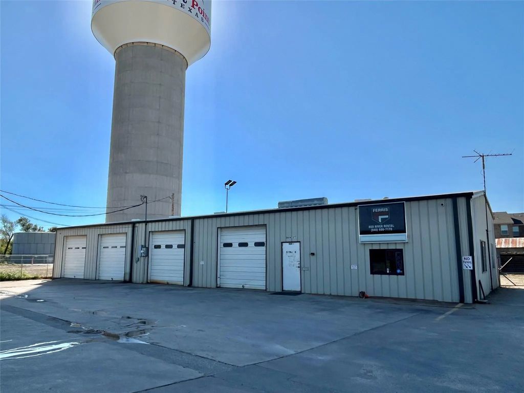 400 N Highway 377, Pilot Point
