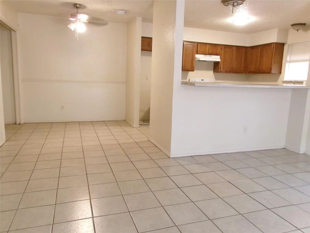 510 Victoria Drive, Grand Prairie