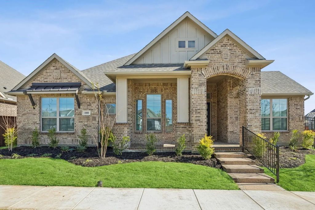 1000 Sunflower Street, Crowley
