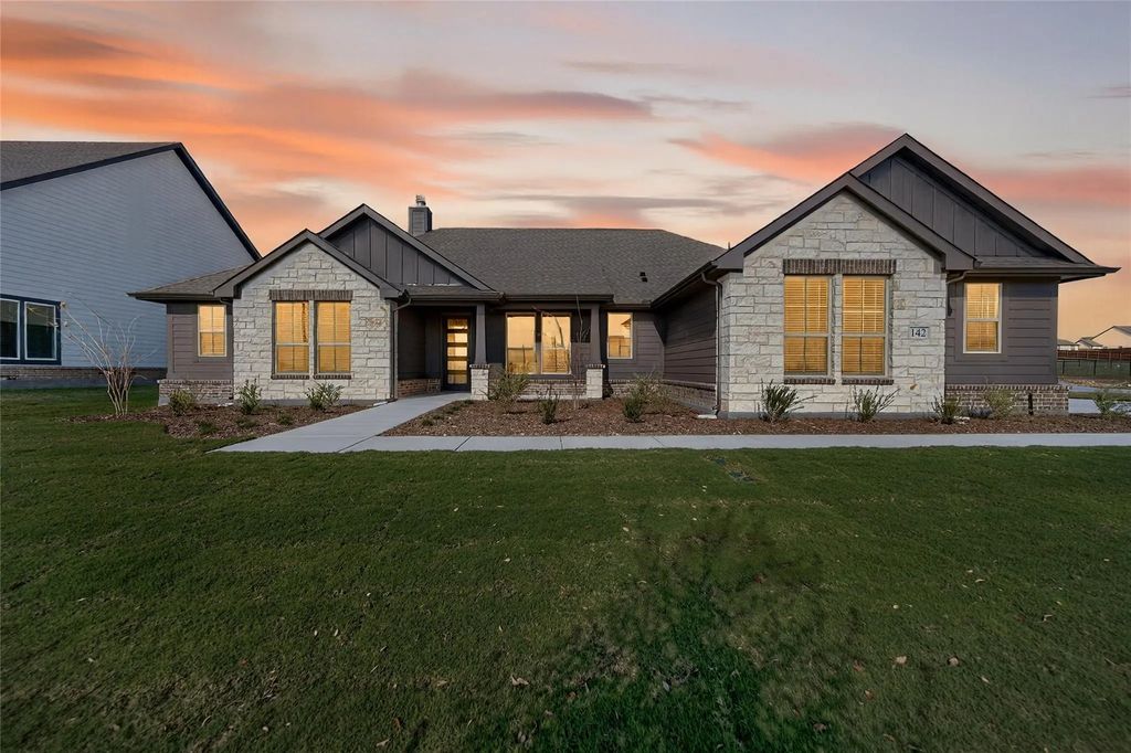 142 Brandywine Trail, New Fairview