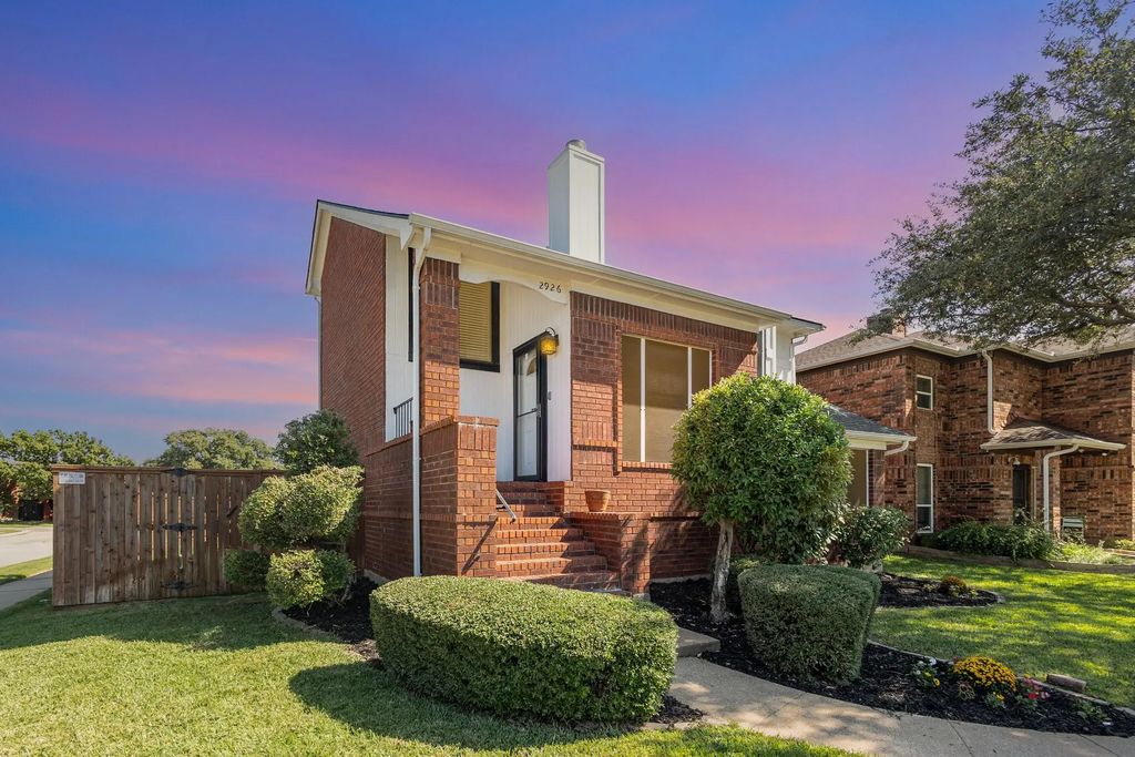 2926 Hunters Point Lane, Carrollton