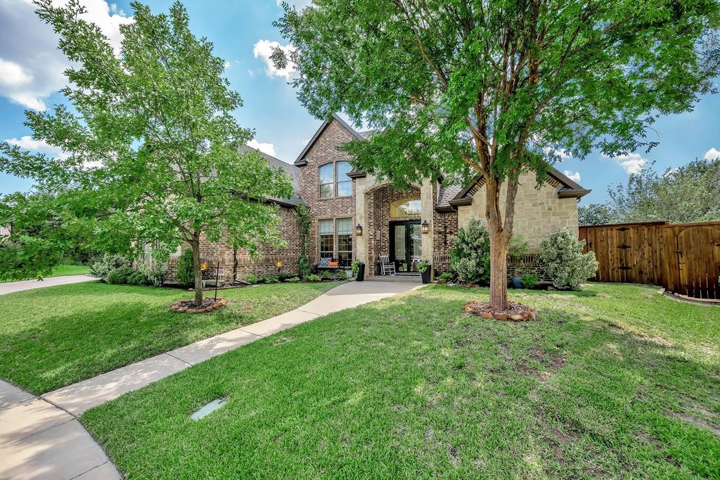 7901 Forest Point Court, North Richland Hills