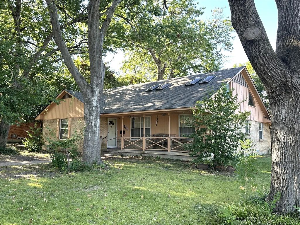 901 Saturn Springs Drive, Garland