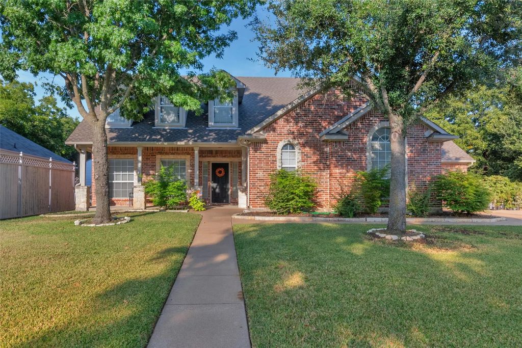 2415 Summer Court, Arlington