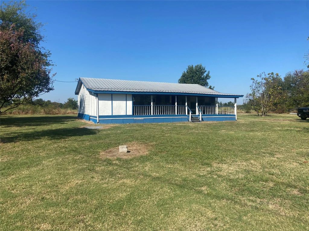 930 Rs County Road 1690, Lone Oak