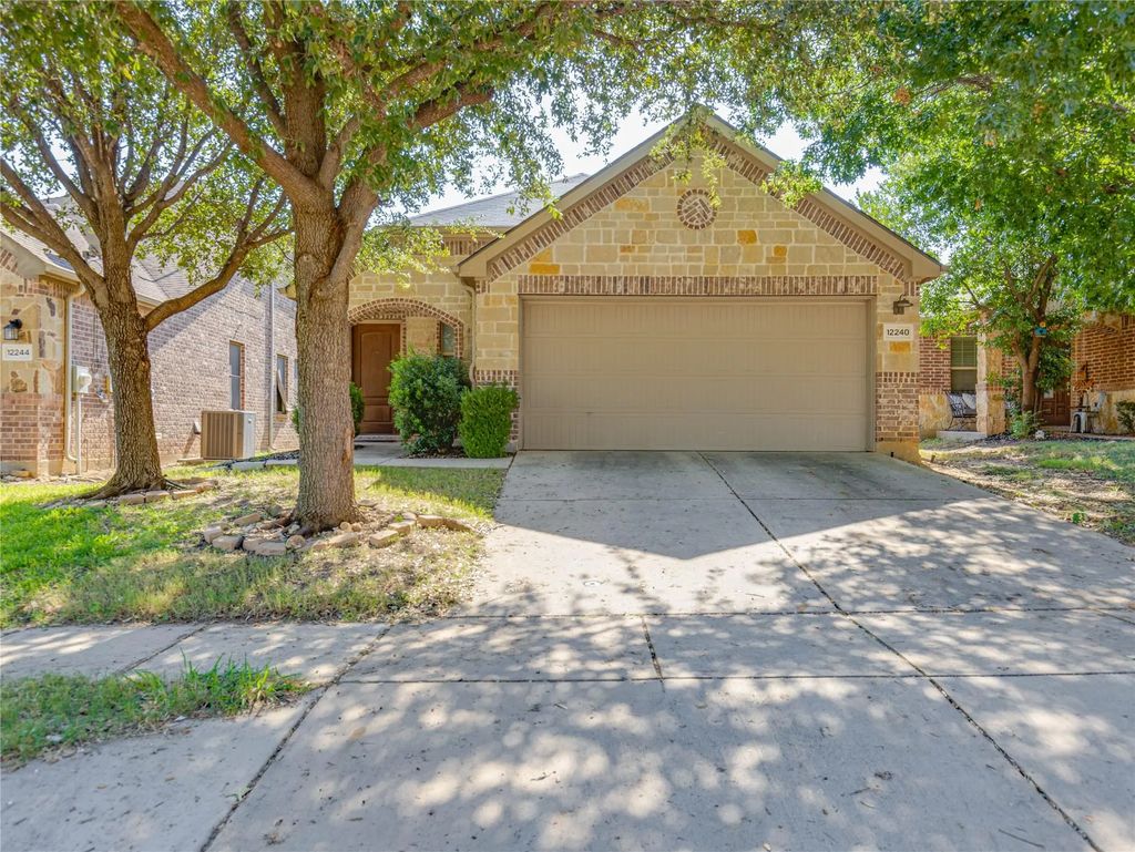 12240 Walden Wood Drive, Fort Worth