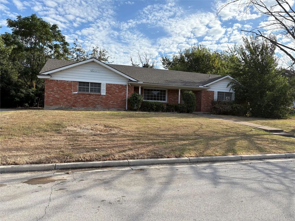 3808 Wooten Drive, Fort Worth