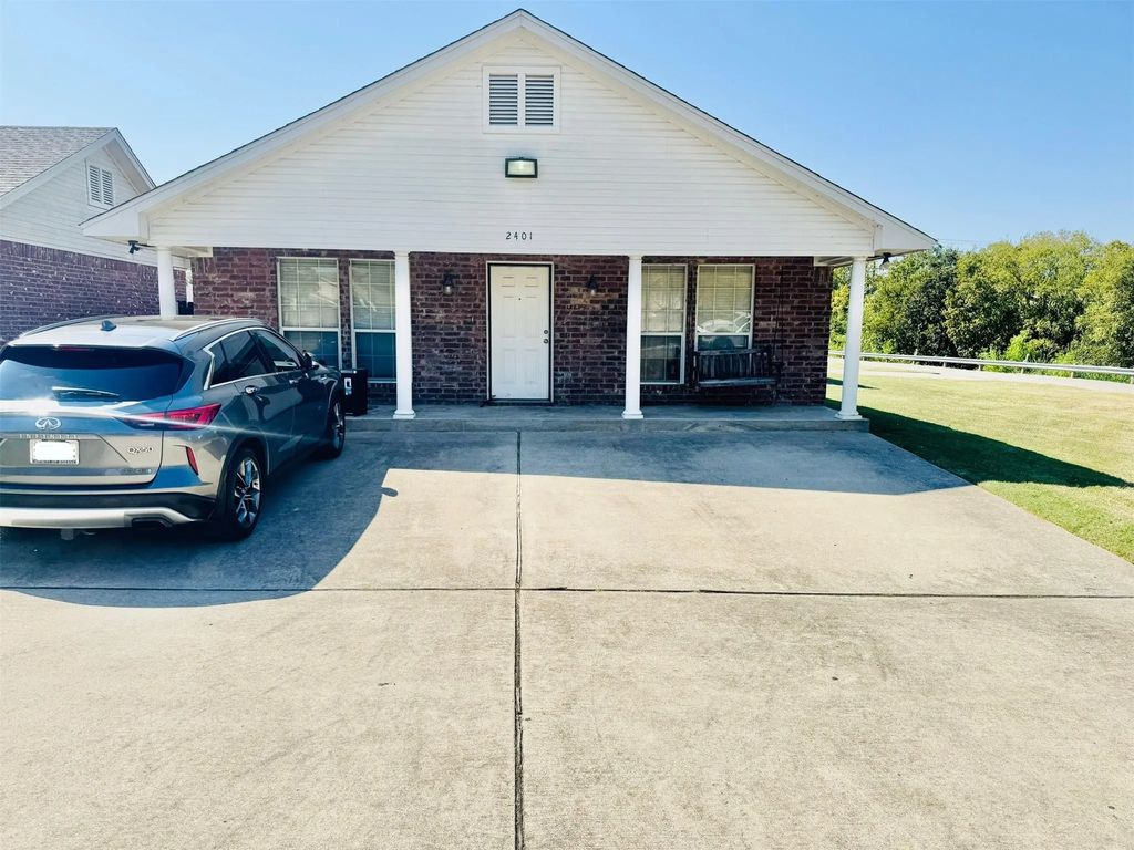2401 S 2nd Street, Waco